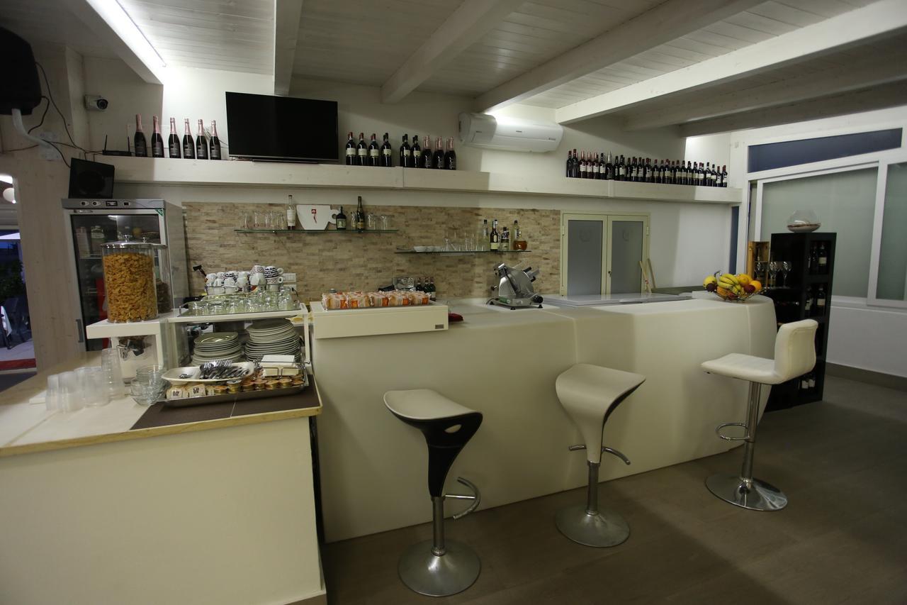 Hotel Eubea Reggio di Calabria Buitenkant foto